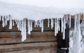 glace sur une toiture