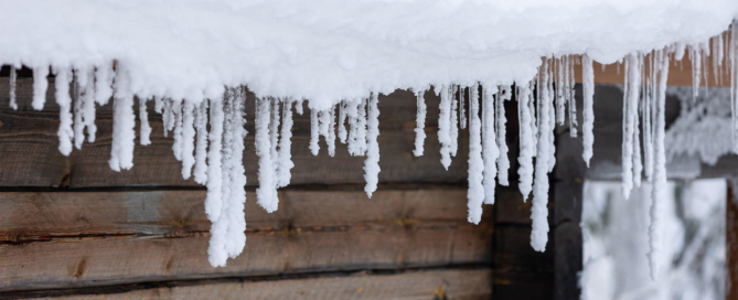 glace sur une toiture